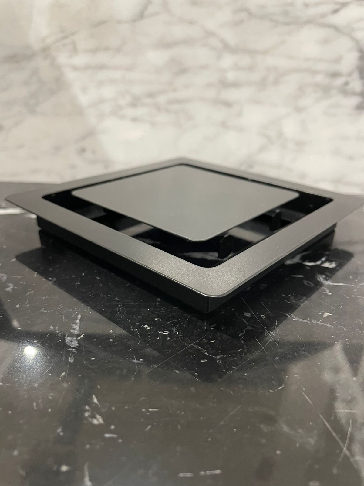 Диффузор квадратный на магнитах для потолков ТДК100 черный