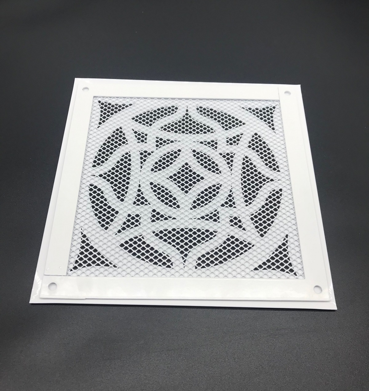 Решетка стальная на магнитах РП Восток-150 сетка, белая